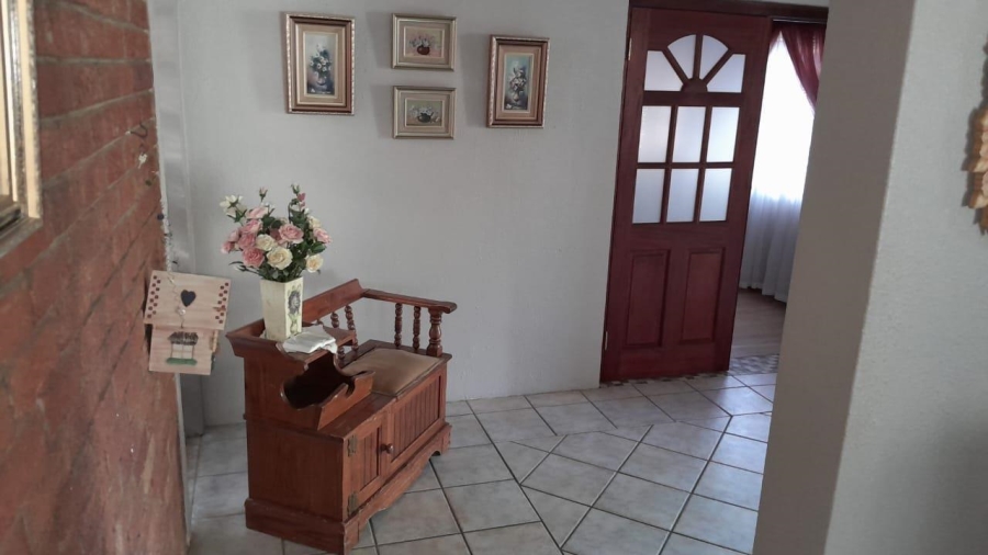 5 Bedroom Property for Sale in Riebeeckstad Free State